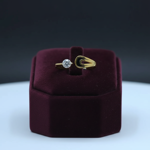 Bague unique en or 22 carats, design géométrique moderne en forme de lame, or jaune 916 marqué, solitaire CZ, pour femme, bijoux - Product Image 2