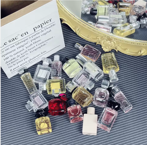 Mini vaporisateur de parfum portable en gros, rechargeable, pour voyage, OEM ODM, étiquette personnalisée, emballage cadeau de luxe - Product Image 1