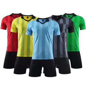 Hot Selling Hochwertige schnell trocknende Fußball-Sets Benutzer definierter Name Logo-Druck Wintersport anzug für Fußball training Blank - Product Image 5