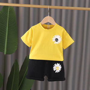Ensemble de survêtement pour enfants, ensembles de vêtements pour garçons comprenant un t-shirt blanc et un pantalon noir - Product Image 2