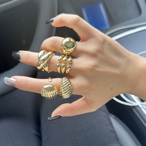 Anelli alla Moda Popolari su Instagram, Lisci e Lucidi, Placcati in <span class=keywords><strong>Oro</strong></span> 18K e <span class=keywords><strong>Argento</strong></span> 925, Senza Ossidazione, Set di Anelli in <span class=keywords><strong>Rame</strong></span> di Alta Qualità per Donne, Gioielli di Lusso - Product Image 4