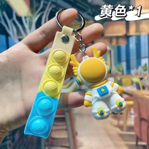 Porte-clés photo numérique 3D en PVC GN Space Rabbit Astronaut, pendentif mignon de dessin animé, décoration à suspendre pour sac, Année du Lapin, Street - Product Image 4
