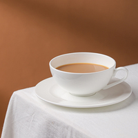 Vente en gros d'assiettes de luxe pour hôtel P & T Plats en céramique pour salle à manger décontractée Vaisselle Café Vin Ensemble d'assiettes de restaurant Ensemble d'assiettes à dîner