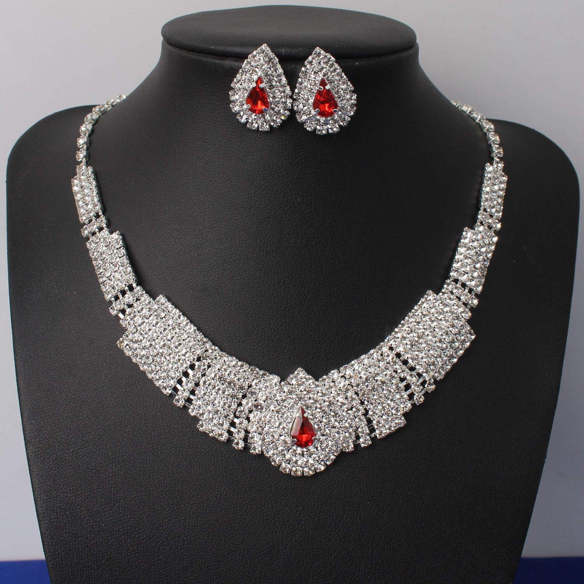 High Quality Bridal Jewelry Set Teardrop Shaped Alloy Necklace