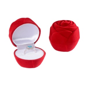 Scatola portagioie personalizzata a forma di rosa in velluto romantico per amanti e coppie san valentino proporre scatole <span class=keywords><strong>regalo</strong></span> per fedi nuziali di fidanzamento - Product Image 2