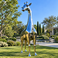 Sculpture de girafe haute en acier inoxydable, polie miroir, soudée, statue animale personnalisée pour la décoration de parcs, places, jardins et hôtels
