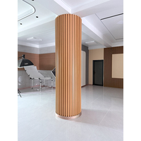 Panneau mural en aluminium courbé pour murs intérieurs et usage hospitalier - Surface en grain de bois 3D écologique - Panneaux de façade de bâtiment