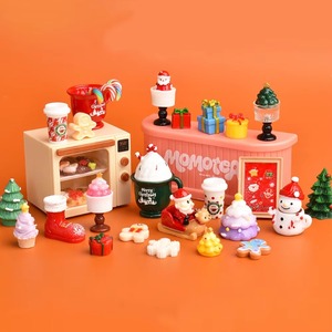 Set de Comida en Miniatura de Resina de la Serie Navideña, Adornos Festivos de Muñeco de Nieve y Hombre de Jengibre para Manualidades - Product Image 1