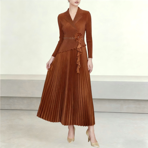 Nuevo Vestido Maxi Plisado Elegante Color Caramelo Marrón para Mujer 2026, <span class=keywords><strong>con</strong></span> Cuello Blazer, Cintura <span class=keywords><strong>con</strong></span> Pedrería y Volantes, Vestido Formal para Bodas y Fiestas - Product Image 1