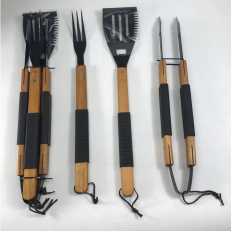 Vente en gros d'accessoires pour barbecue en acier inoxydable W013, pinces pour barbecue d'extérieur, kit d'outils, ensemble de barbecue avec manche en bois - Product Image 2