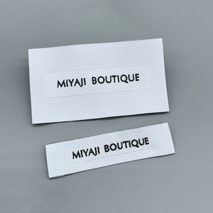 <span class=keywords><strong>Etichette</strong></span> <span class=keywords><strong>Tessute</strong></span> Personalizzate per Abbigliamento con Logo Privato, Piegatura alle Estremità, in Cotone Biologico Stampato ed Ecologico - Product Image 6