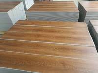 Revêtement de sol SPC Revêtement de sol en vinyle PVC avec verrouillage par clic Plancher en bois en plastique imperméable Planches de vinyle de luxe