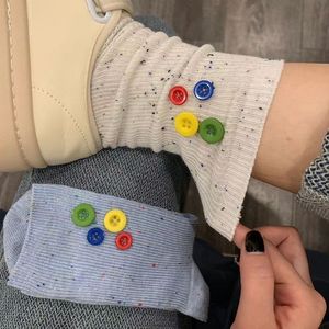 Calcetines coloridos con botones para mujer, calcetines de algodón transpirables a media pantorrilla, calcetines informales de moda para primavera y verano con botones - Product Image 2