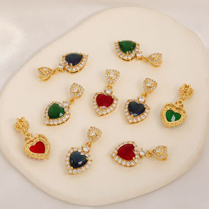 18K oro placcato in ottone a forma di cuore ciondolo Micro intarsiato zircone ciondoli grande cuore e forma attenta - Product Image 3