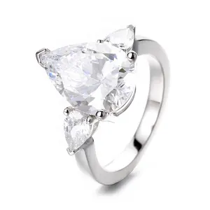 时尚镀铑S925银精品珠宝精致水滴泪珠硅石三石戒指女性订婚