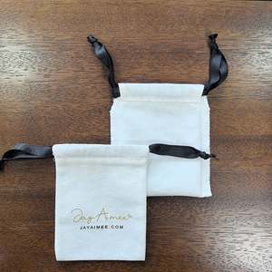 Pochette à bijoux en coton avec cordon de serrage, logo personnalisé imprimé, sac à bijoux en toile, petite pochette cadeau en toile pour bijoux - Product Image 6