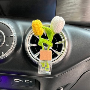 Aromatizante de coche con diseño de girasol y tulipán, hecho a mano, tejido creativamente, decoración exquisita para dormitorio, regalo ideal para coche. - Product Image 2