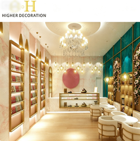 Conception de magasin de parfums sur mesure haut de gamme moderne en bois avec rendu 3D, vitrine de présentation de parfums avec éclairage