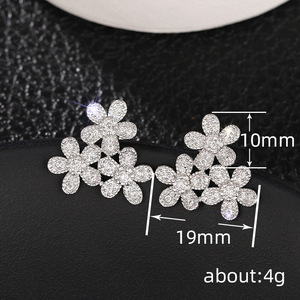Eleganti Orecchini a Perno con Fiore per Donne, Accessori per Orecchie Dolci e alla Moda per Uso Quotidiano - Product Image 4