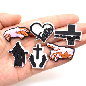 <span class=keywords><strong>Sandales</strong></span> pour adultes avec breloques bénies sur le thème du christianisme, de la foi, de Jésus et de la religion - Product Image 3