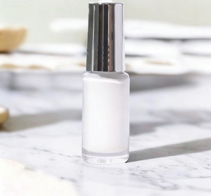 Mousse blanchissante et polissante pour les dents, blanc sur blanc - Produit confortable pour un usage quotidien avec option de logo personnalisé pour une utilisation temporaire - Product Image 2