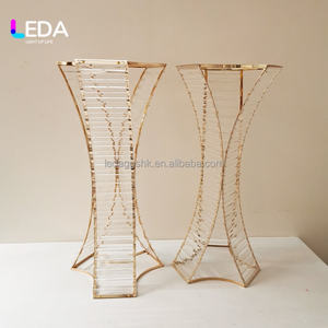 Centros de Mesa Decorativos de Metal Dorado de Alta Calidad LEDA con Diseño de Flores Clásicas para Bodas y Fiestas - Product Image 3
