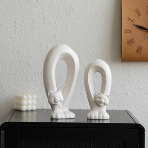 Ornements d'art en céramique abstraite blanche minimaliste moderne Décoration de maison haut de gamme; <span class=keywords><strong>Pot</strong></span> de fleur en porcelaine pour usage de bureau intérieur Art déco - Product Image 2