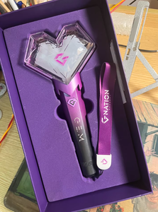 RICHSHINING Bâton de concert LED à changement de couleur RGB Contrôle APP personnalisé Bâton LED néon Design en forme de coeur pour les fans Support Acclamations Prop - Product Image 6