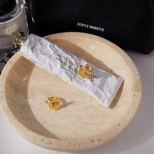 ต่างหูแบบหนีบลายดอกเดซี่ โทนสีทอง เครื่องประดับสำหรับผู้หญิงสวมใส่ทุกวัน - Product Image 4