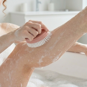 Brosse exfoliante pour le corps à manche court, tête de brosse PBT détachable et rotative, brosse de bain pour la douche - Product Image 2