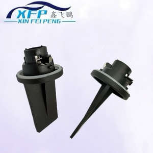 Soporte de Lámpara Xin Fei Peng para Señales de Giro, Luces de Freno, Luces Traseras y Faros Delanteros de BMW, Modelo A9068260082, Pieza Nueva de Plástico 006098 - Product Image 1