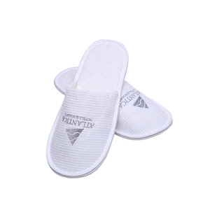 Zapatillas de <span class=keywords><strong>hotel</strong></span> de algodón blanco con precio al por mayor, Zapatillas de terciopelo denso desechables ecológicas con logotipo azul personalizado para hoteles - Product Image 2