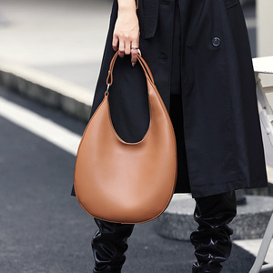 Borsa a mezza luna in pelle sintetica personalizzata da donna di alta moda con chiusura a coperchio semplice <span class=keywords><strong>tutto</strong></span> borsa di grande capacità - Product Image 4