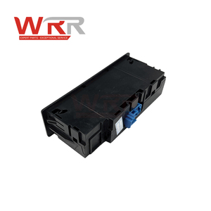 พอร์ตชาร์จ USB คุณภาพสูงใหม่ ช่องใส่การ์ด SD สำหรับรถเบนซ์ W213 W222 E300 S450 ฮับเชื่อมต่ออินเทอร์เฟซสื่อที่เชื่อถือได้ - Product Image 5