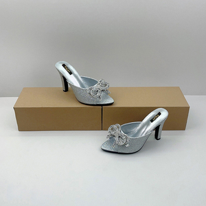 Nouvelles sandales à <span class=keywords><strong>talon</strong></span> épais et bout ouvert, style Y 37-41, avec nœud en strass, à la mode et polyvalentes, pantoufles à talons hauts - Product Image 5