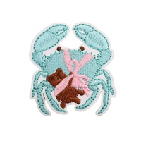 Patchs brodés thermocollants en feutre non tissé écologique bleu personnalisé, motif fille surfiste, thème marin, vague, crabe, dessin animé, coquillage, pour chapeaux