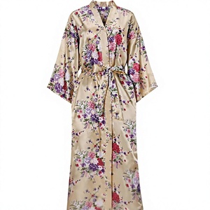 <span class=keywords><strong>Vestaglia</strong></span> <span class=keywords><strong>Lunga</strong></span> in Raso Floreale Leggera e Morbida per Donna, Abbigliamento da Notte - Product Image 1