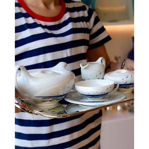 Set da Tè e Caffè Richard Ginori 12 Pezzi con Design a Linee Decorative per Hotel e Viaggi, Consegna Manuale - Product Image 4