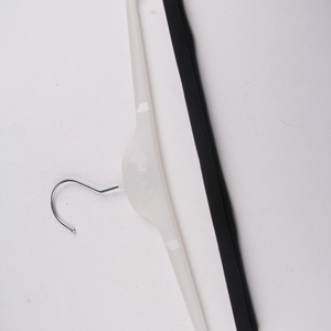 Porte-vêtements sur pied personnalisé en zinc moulé par injection, cinq niveaux, blanc, en PS, pour salon - Product Image 1