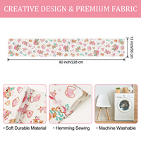 Chemin de table de Noël en gros à imprimé pain d'épices, 13x72 pouces et 13x90 pouces, rose, avec motifs bonbons de Noël, chaussettes et flocons de neige, pour décoration de table