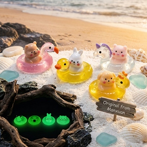 Venta al por mayor: Nuevo set de regalo de bolsas sorpresa <span class=keywords><strong>con</strong></span> animales de resina que brillan en la oscuridad, temática de vacaciones de verano, estilo Coastalcore, coleccionables creativos para <span class=keywords><strong>piscina</strong></span>. - Product Image 1