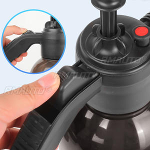 Pistola de Espuma Manual de 2L, Rociador de Espuma para Lavado de Autos, Boquilla de Espuma, Botella de Spray para Limpieza de Ventanas de Autos, para Lavado de Autos y Hogar - Product Image 3