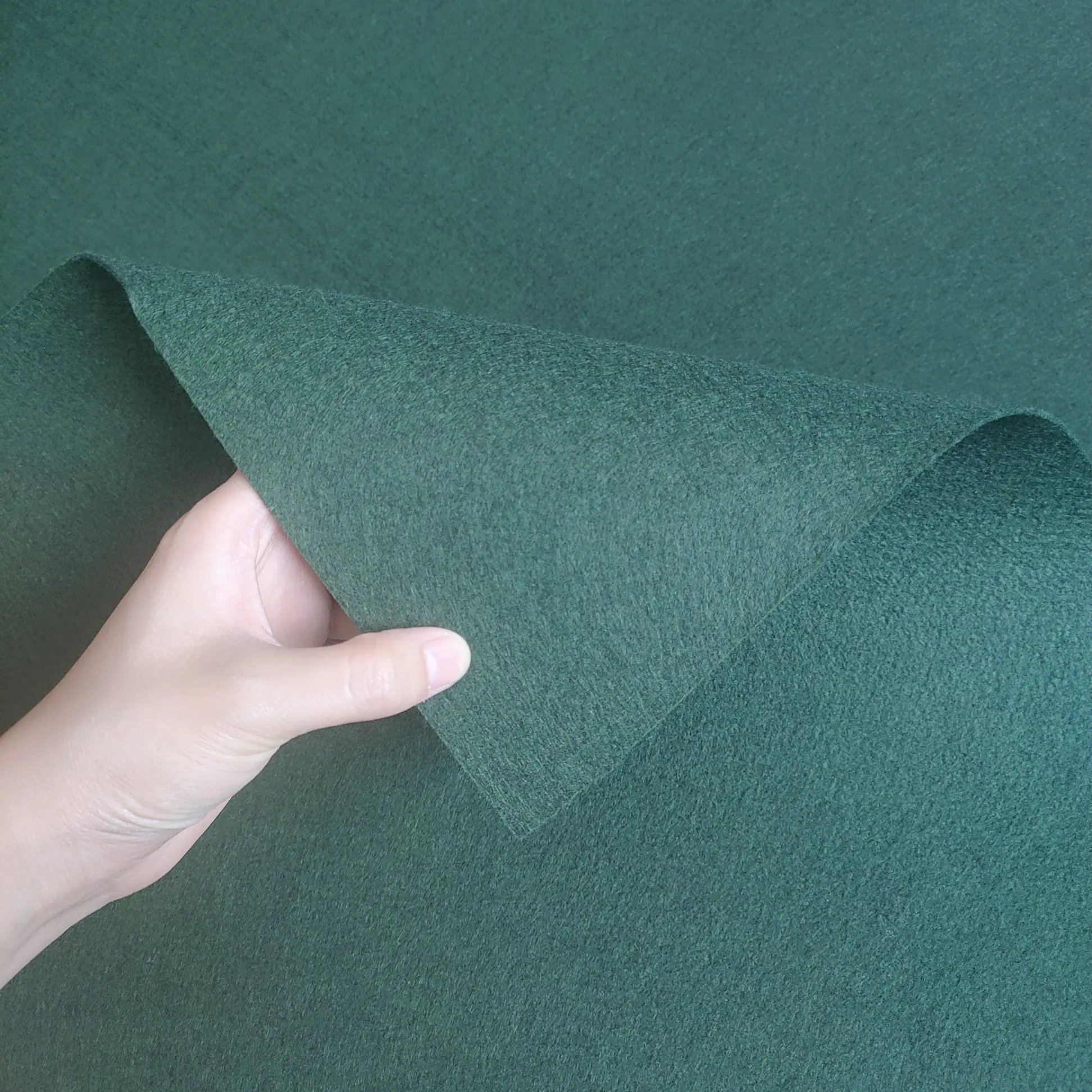 Factory direct wholesale single/double dark green pattern custom PP anti-grass cloth whole roll