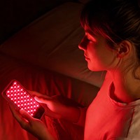 Biomol Mini, panneau de luminothérapie portable de haute qualité OEM ODM avec contrôleur tactile et minuterie, lampe de beauté 660nm et 850nm