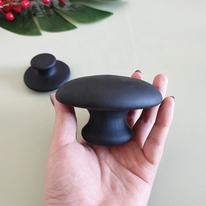 Sibin bian siyah mantar şekilli masaj taşı bazalt sıcak kaya noktası taş derin masaj taşı s isıtıcı Gua Sha masaj aleti - Product Image 5
