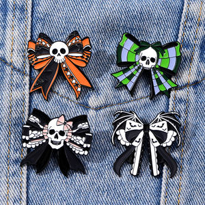 Pin Enamel Halloween Berlapis Epoksi dari Paduan Seng - Ornamen Seram Estetika Gotik Gelap & Pita Unik, Lencana Koleksi Mode yang Unik - Product Image 1