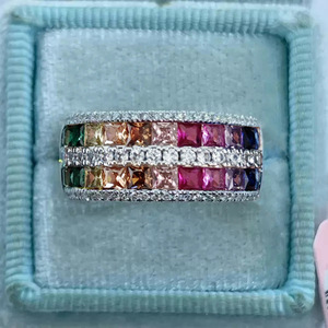 Anello Arcobaleno Colorato da Donna, Accessorio di Moda e Gioielleria - Product Image 2