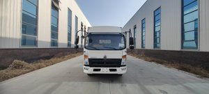 Camión de Transporte HOWO 4X2 de Alta Calidad, Original, Nuevo, en Excelentes Condiciones de Funcionamiento, Precio Competitivo - Product Image 2