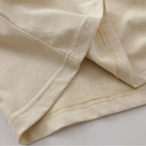 T-Shirt Homme Personnalisé 100% Coton Mercerisé Tissu Tricoté Brodé Lettre Motif Patch Manches Courtes Coupe Normale - Product Image 3