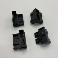 Connecteur d'angle en plastique durable en forme de L pour l'assemblage de cadres de fenêtres et de portes